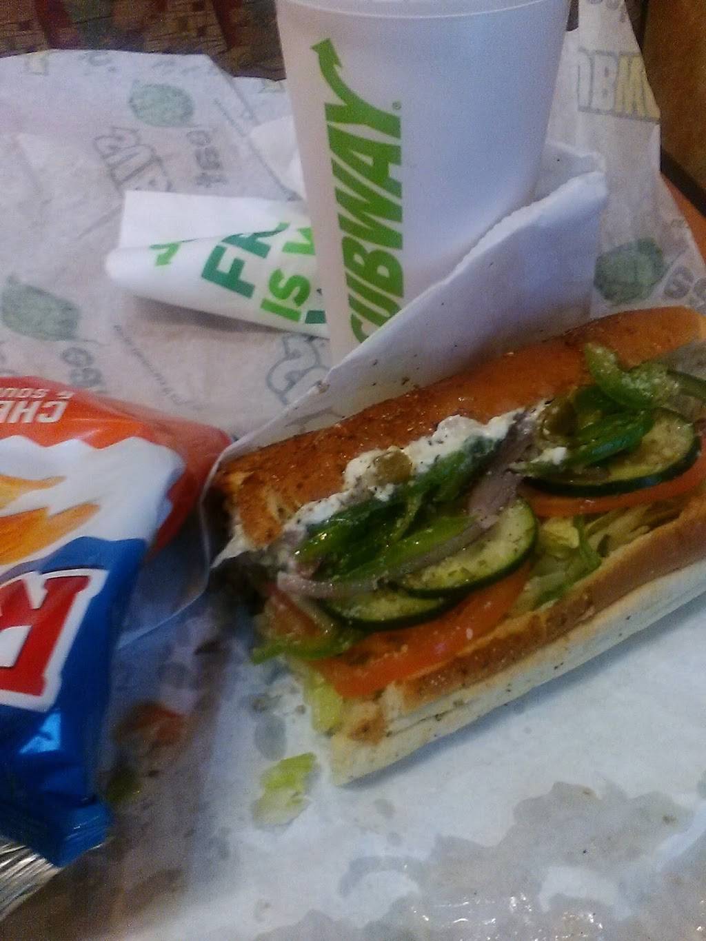 Subway Restaurants | restaurant | 3661 W Grand Ave Space #1, Chicago, IL 60651, USA | 7736612044 OR +1 773-661-2044