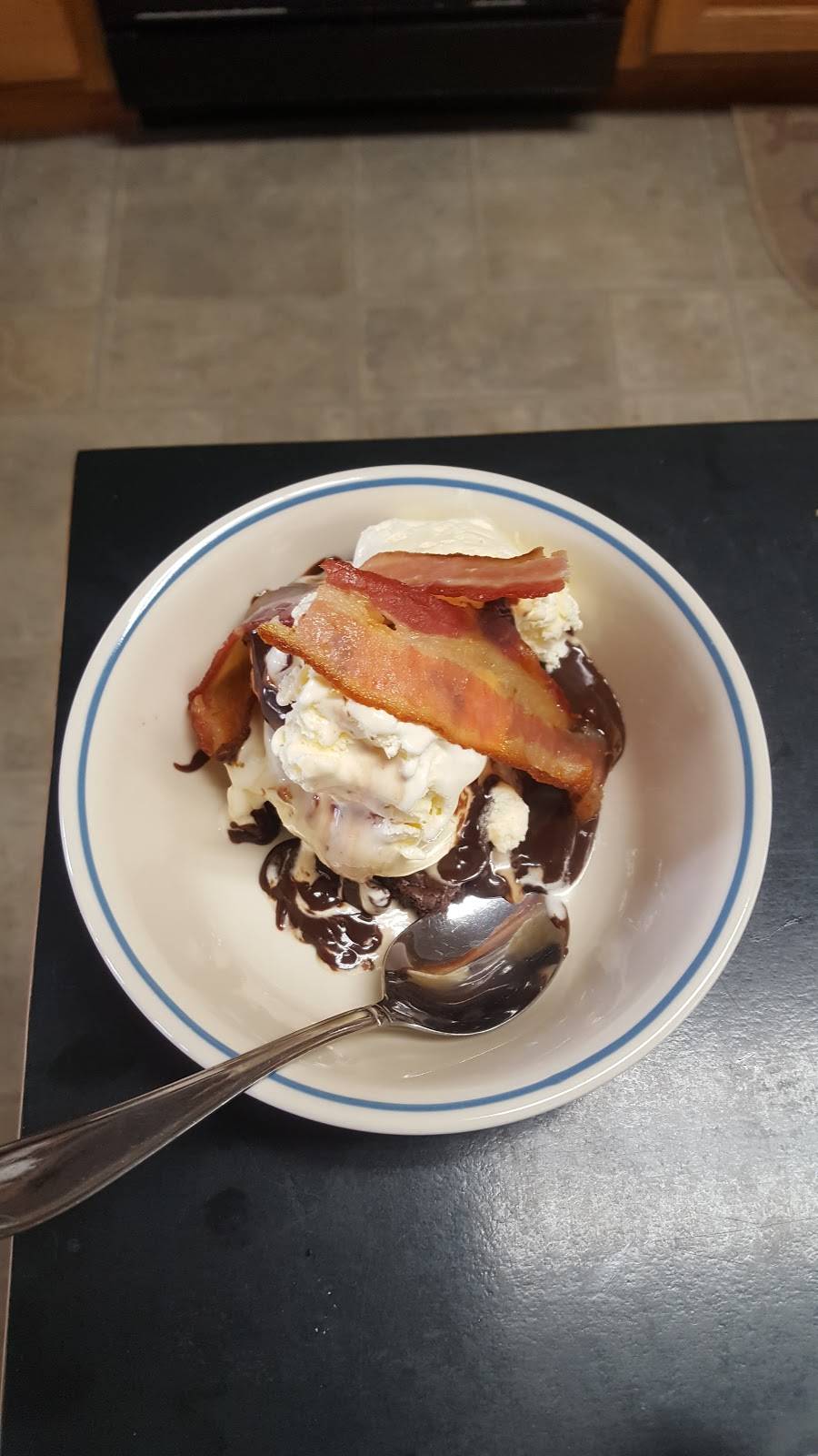 Shrader Shack | restaurant | 117 Fiord Dr, Eaton, OH 45320, USA | 9374564544 OR +1 937-456-4544