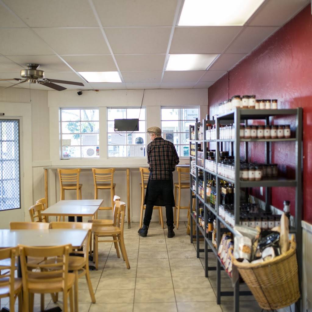 Crossroads Smokehouse & Deli | restaurant | 333 1st St Ste A, Benicia, CA 94510, USA | 7077454453 OR +1 707-745-4453