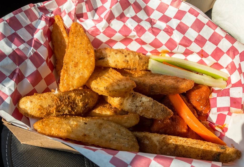 Wings & Asian Things | restaurant | 1201 Chester Ave, Bakersfield, CA 93301, USA | 6615730009 OR +1 661-573-0009