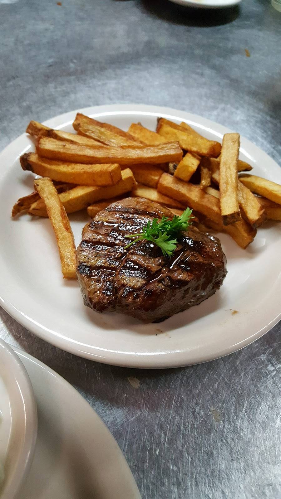 The Rib Cage | restaurant | 144 Chesterfield Ln, Maumee, OH 43537, USA | 4198870828 OR +1 419-887-0828