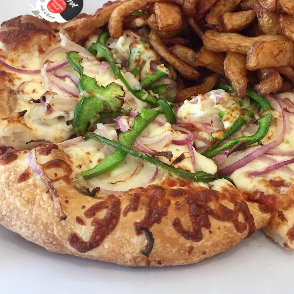 Restaurant 4 Coins | restaurant | 686 Rue Fournier, Saint-Jérôme, QC J7Z 4W5, Canada | 4505044111 OR +1 450-504-4111