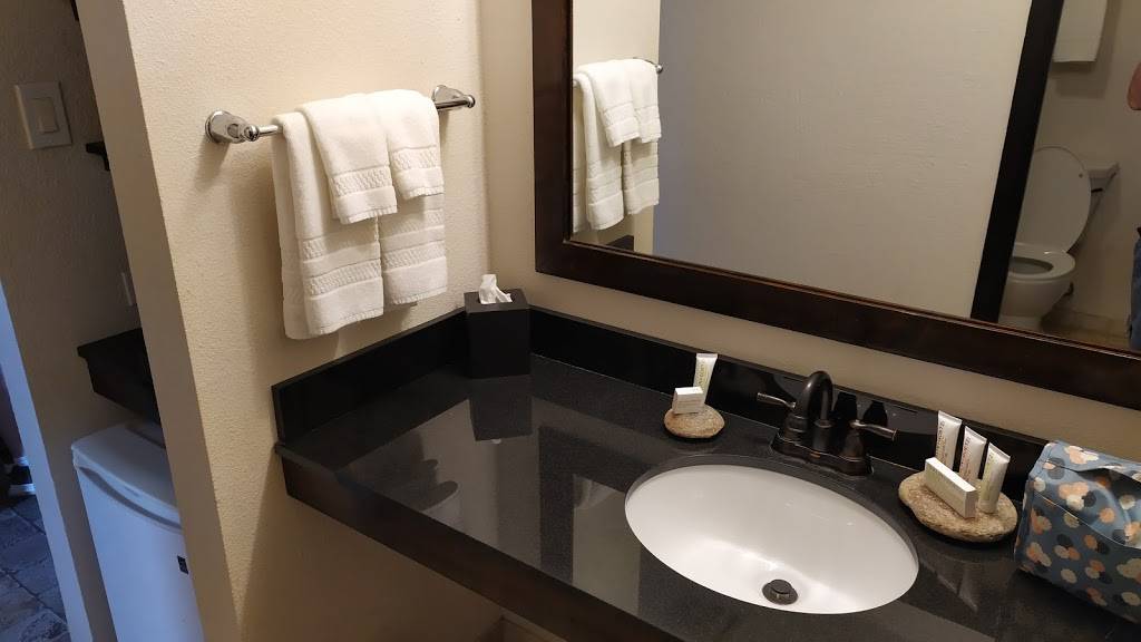 Hillside Boutique Hotel | restaurant | 1651 US-90, Castroville, TX 78009, USA | 8305383200 OR +1 830-538-3200