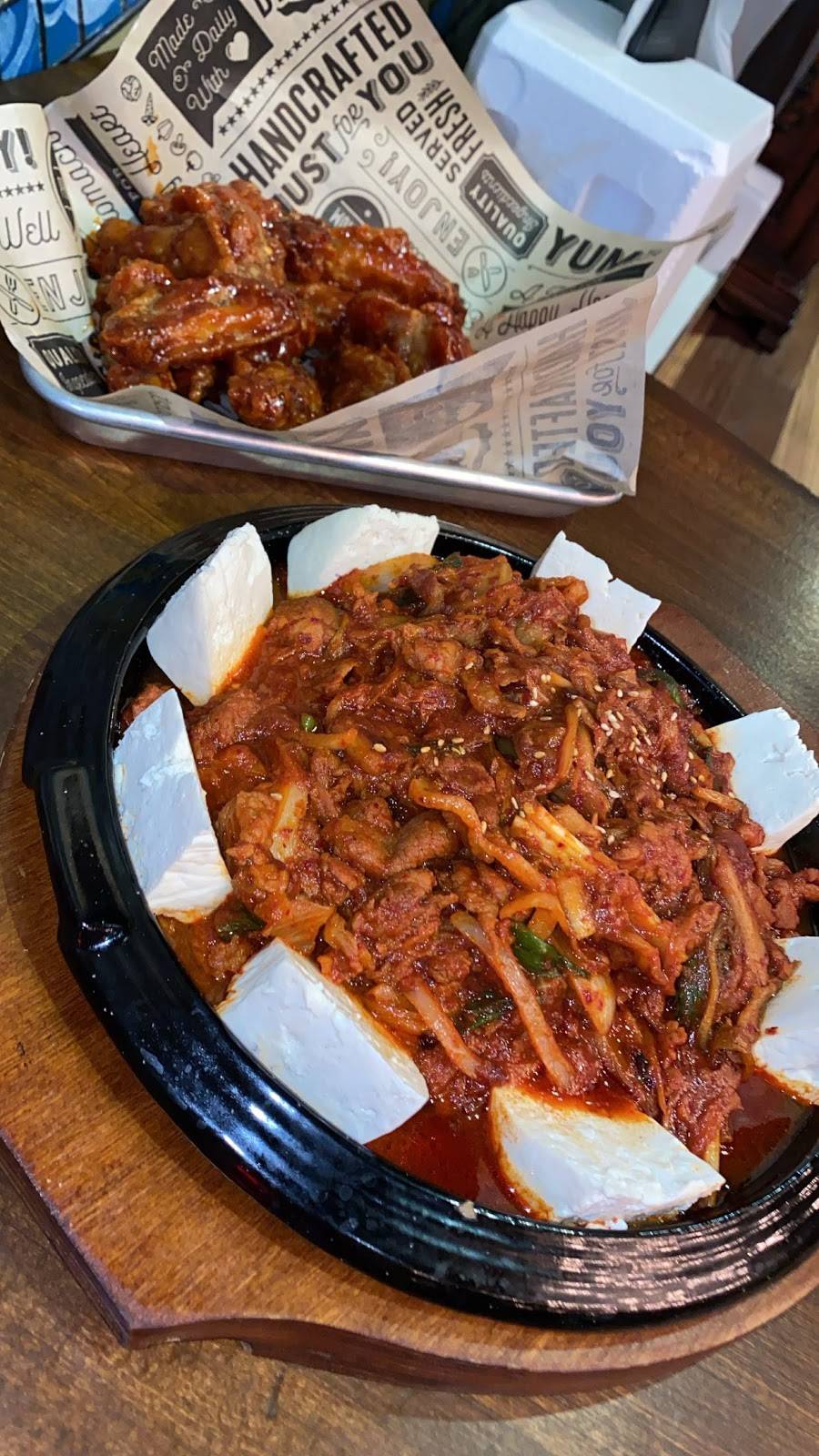 Crescent Pocha | restaurant | 38-40 Crescent St, Queens, NY 11101, USA | 7183922509 OR +1 718-392-2509