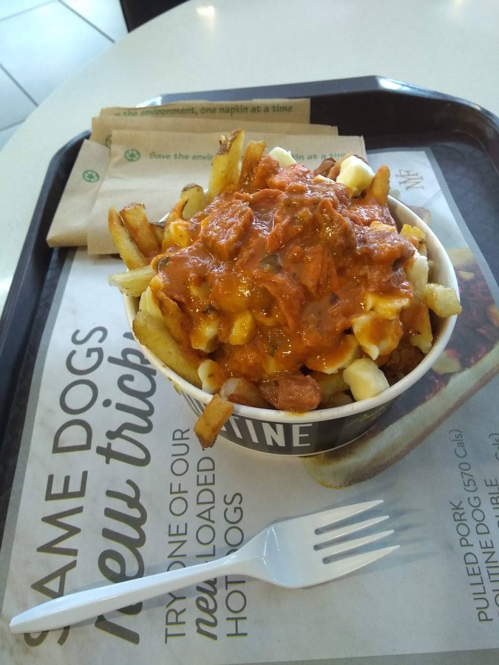 New York Fries - On Route Woodstock Travel Plaza | restaurant | 164-680 Hwy 401 Eastbound, Woodstock, ON N4S 7W8, Canada | 5194236300 OR +1 519-423-6300