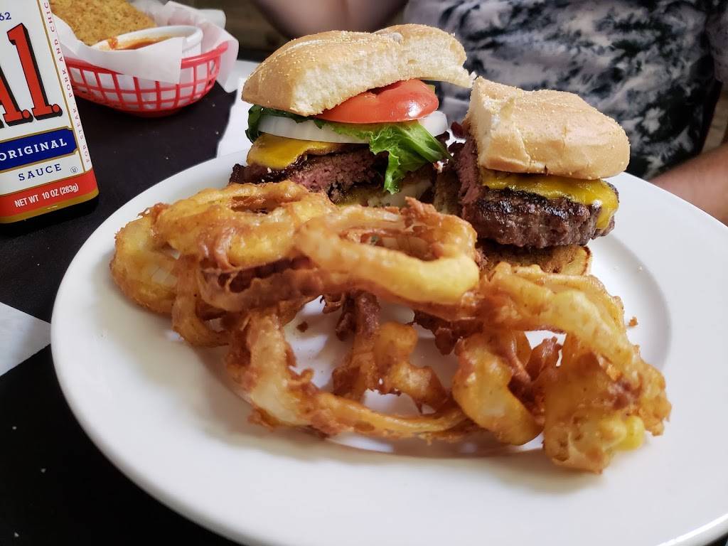 At The Tracks | restaurant | 6009 Main St, Lula, GA 30554, USA | 6786498248 OR +1 678-649-8248