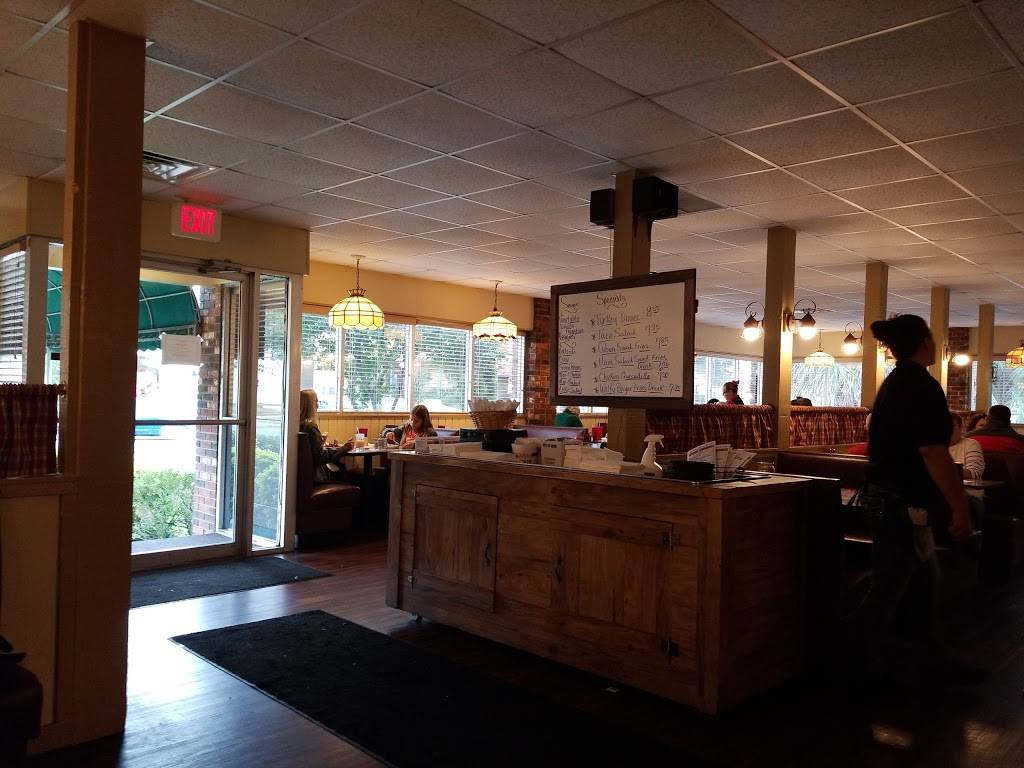 Wolfys Restaurant | restaurant | 2159 E Silver Springs Blvd, Ocala, FL 34470, USA | 3526225008 OR +1 352-622-5008