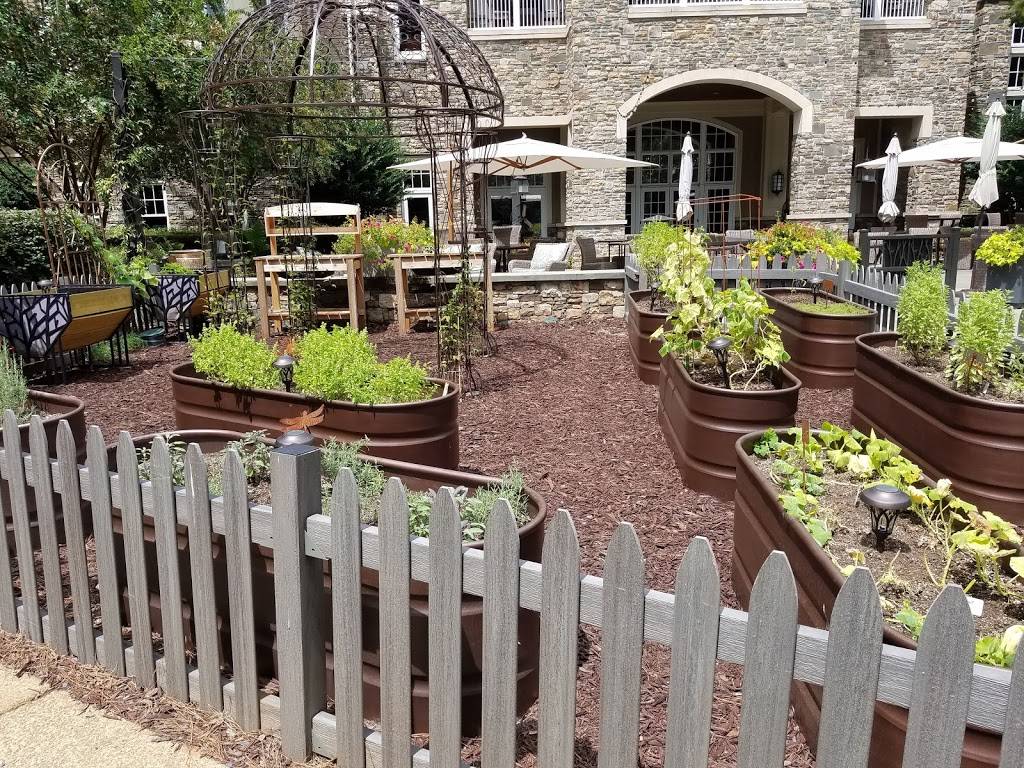 Gabys By The Lake Restaurant | restaurant | 1 Lake Oconee Trail, Greensboro, GA 30642, USA | 7064670600 OR +1 706-467-0600