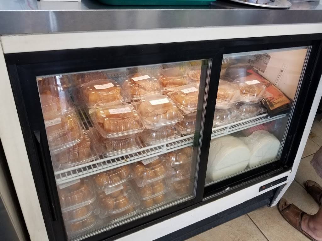 El Palacio de los Jugos | restaurant | 9095 SW 40th St, Miami, FL 33165, USA | 3055536553 OR +1 305-553-6553