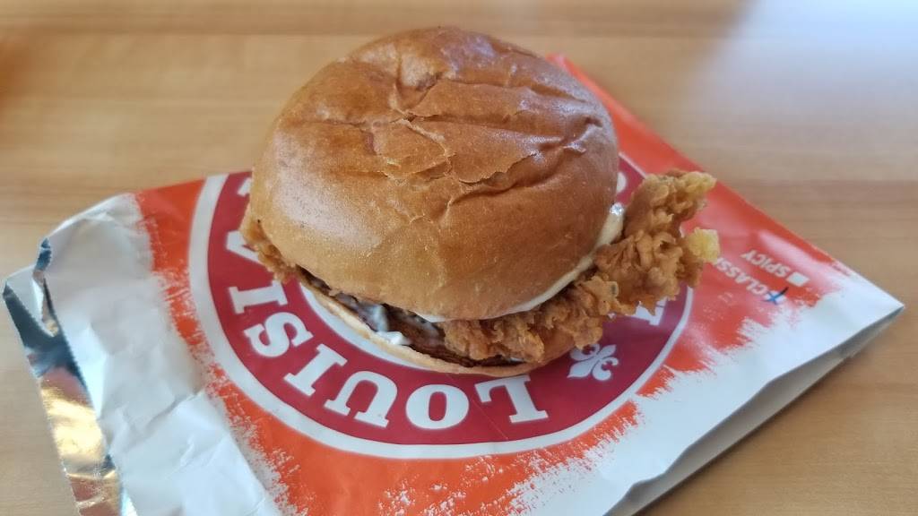 Popeyes Louisiana Kitchen | restaurant | 1350 N Hillside St, Wichita, KS 67214, USA | 3166826567 OR +1 316-682-6567