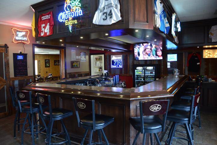 Hillside Sports Bar & Grill | restaurant | 21592 US-151 BUS, Monticello, IA 52310, USA | 3194653624 OR +1 319-465-3624