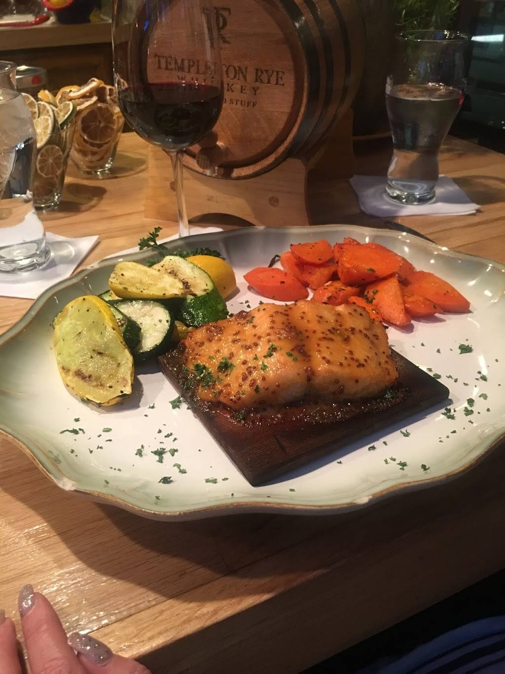 Reel Seafood Grill | restaurant | 2002 New Garden Rd #208, Greensboro, NC 27410, USA | 3366174200 OR +1 336-617-4200