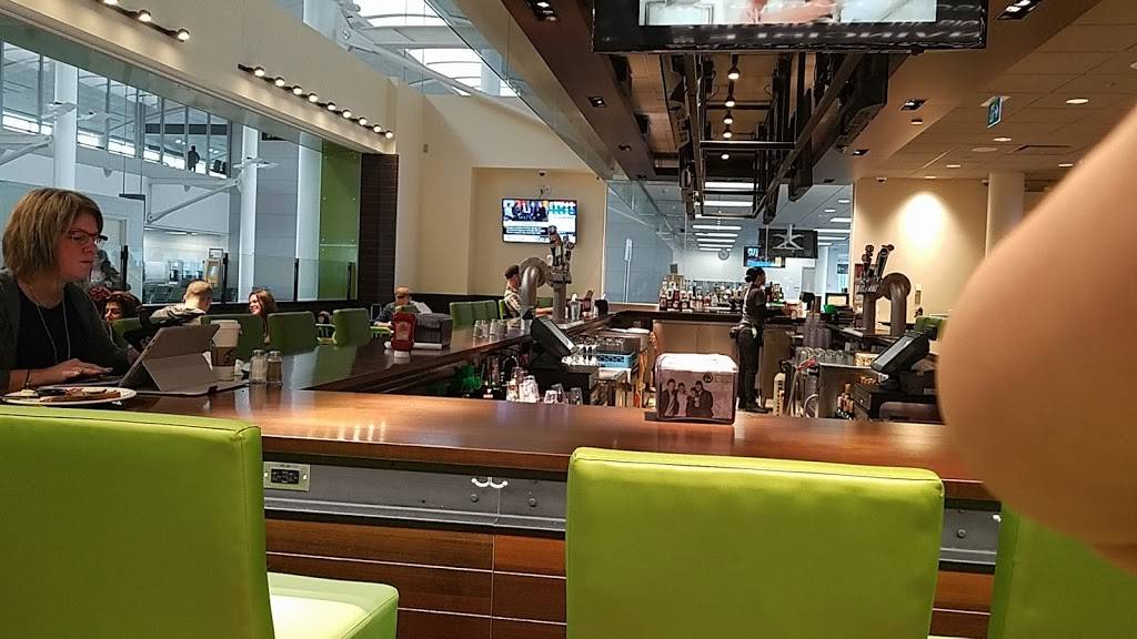 Wahlburgers | restaurant | 6301 Silver Dart Dr, Mississauga, ON L5P 1B2, Canada | 4167762576 OR +1 416-776-2576