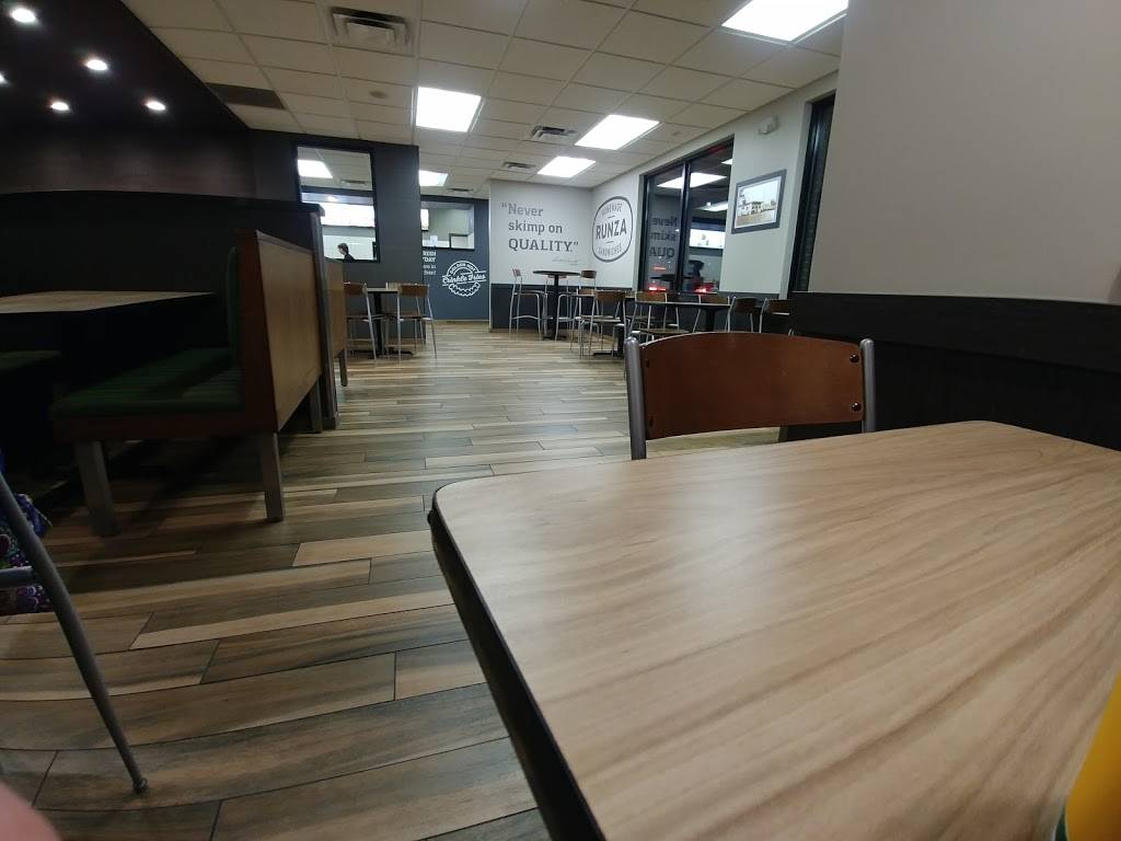 Runza Restaurant | restaurant | 430 168th St, Omaha, NE 68118, USA | 4022893555 OR +1 402-289-3555