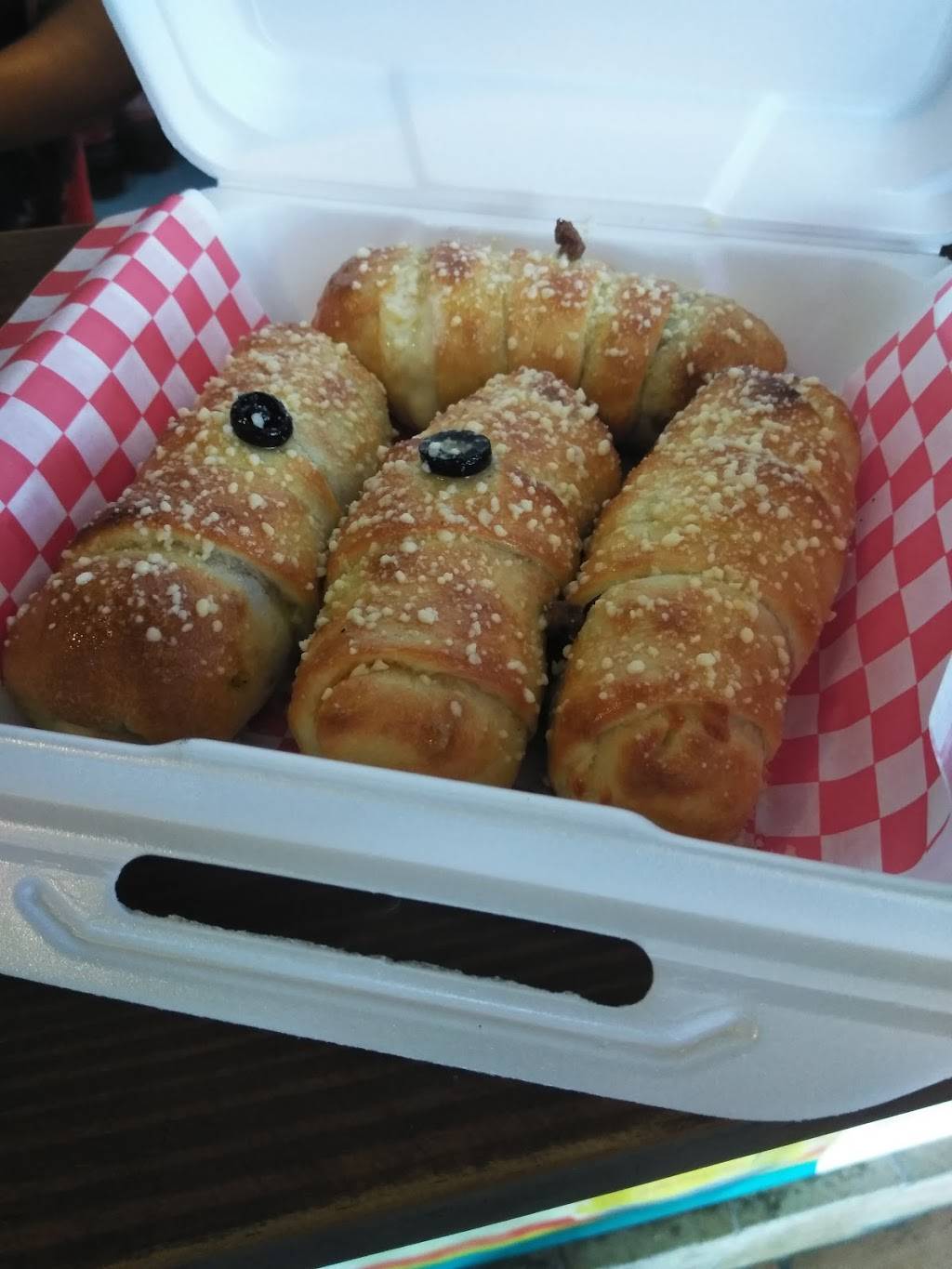 The Tipsy Pizza | restaurant | 730 W Stassney Ln #165, Austin, TX 78745, USA | 5124013860 OR +1 512-401-3860