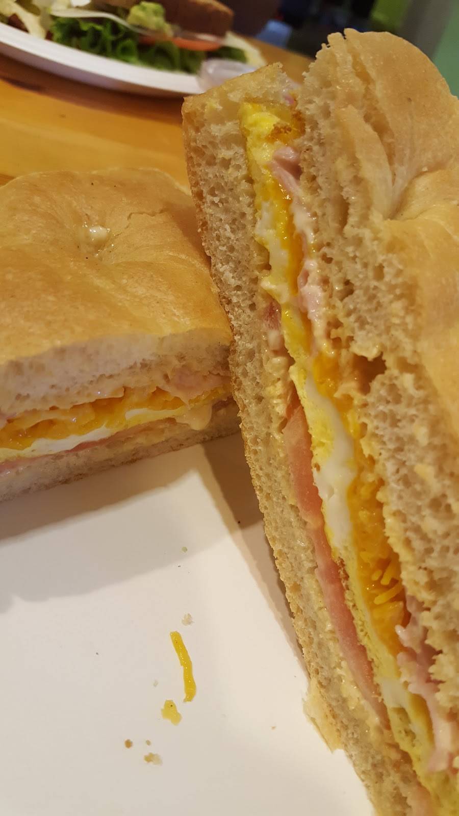 Breakroom Juice Bar & Cafe | cafe | 3244 Cahuenga Blvd W, Los Angeles, CA 90068, USA | 3239635500 OR +1 323-963-5500