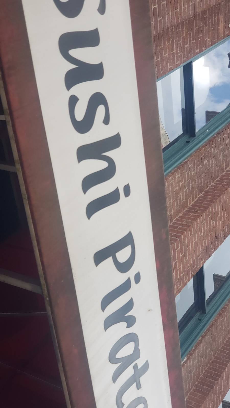 Sushi Pirate | restaurant | 200 Main St, La Crosse, WI 54601, USA | 6087852288 OR +1 608-785-2288