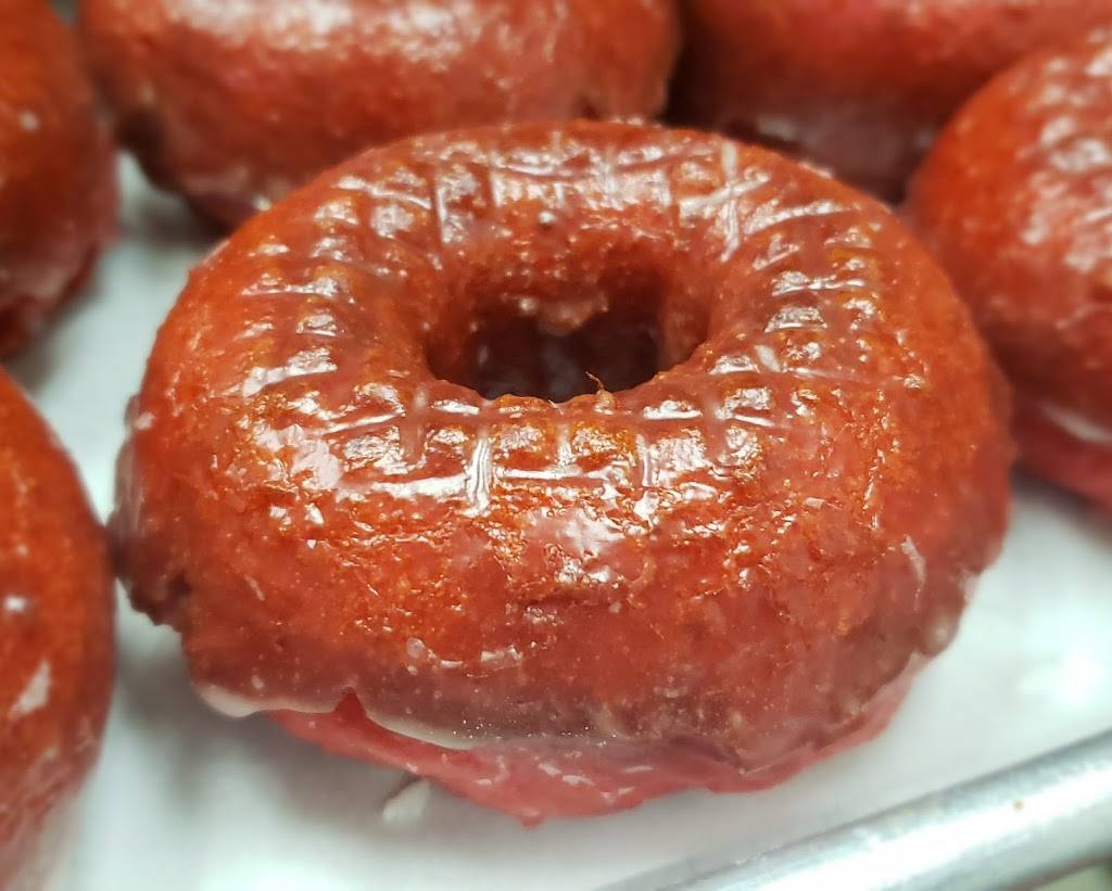 Zuris Donutz | bakery | 7600 196th St SW #850, Lynnwood, WA 98036, USA | 4255828803 OR +1 425-582-8803