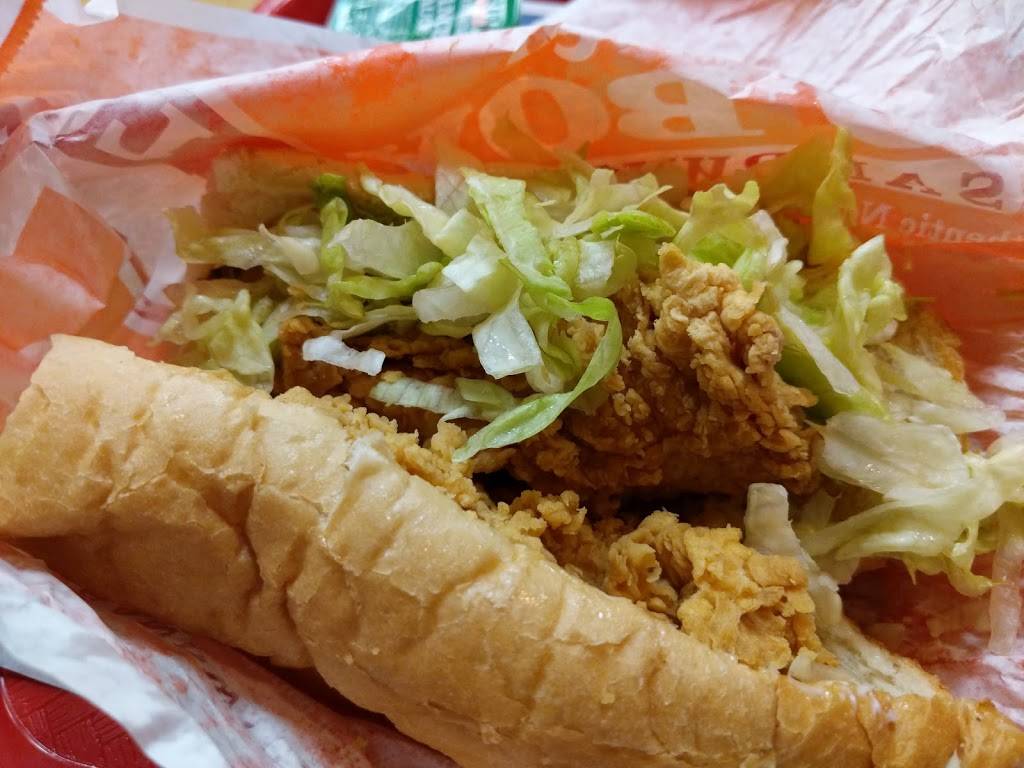 Popeyes Louisiana Kitchen | restaurant | 405 Army Trail Rd, Bloomingdale, IL 60108, USA | 6308931070 OR +1 630-893-1070