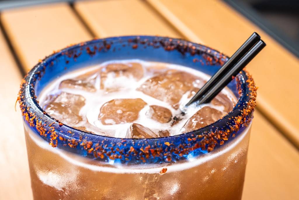 El Tequilas Bar & Grill | restaurant | 2826 N Lincoln Ave, Chicago, IL 60657, USA | 8722068053 OR +1 872-206-8053