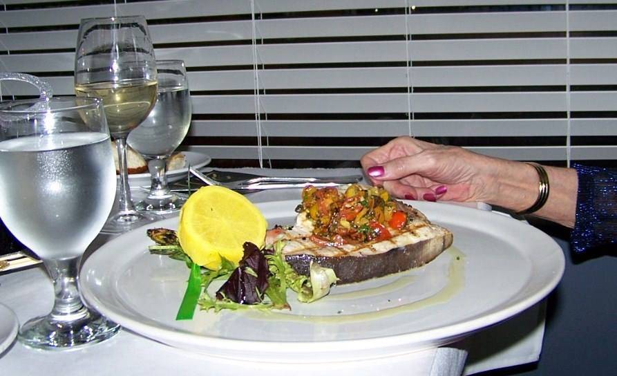 Mano’s Italian Grill | restaurant | 5802 28th Ave S, Gulfport, FL 33707, USA | 7274407176 OR +1 727-440-7176