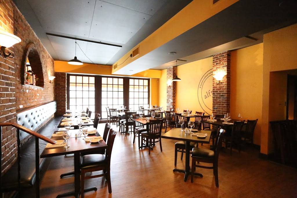 Alfredo Italian Byo | restaurant | 668 Lancaster Ave, Berwyn, PA 19312, USA | 6106402962 OR +1 610-640-2962