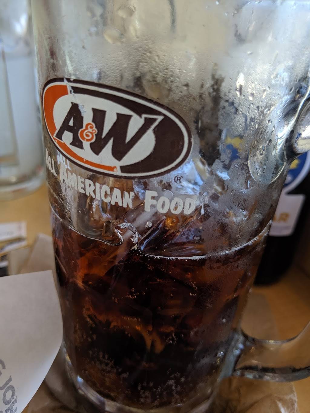 A&W All American Food | restaurant | 2775 Crossroads Blvd, Waterloo, IA 50702, USA | 3192360505 OR +1 319-236-0505