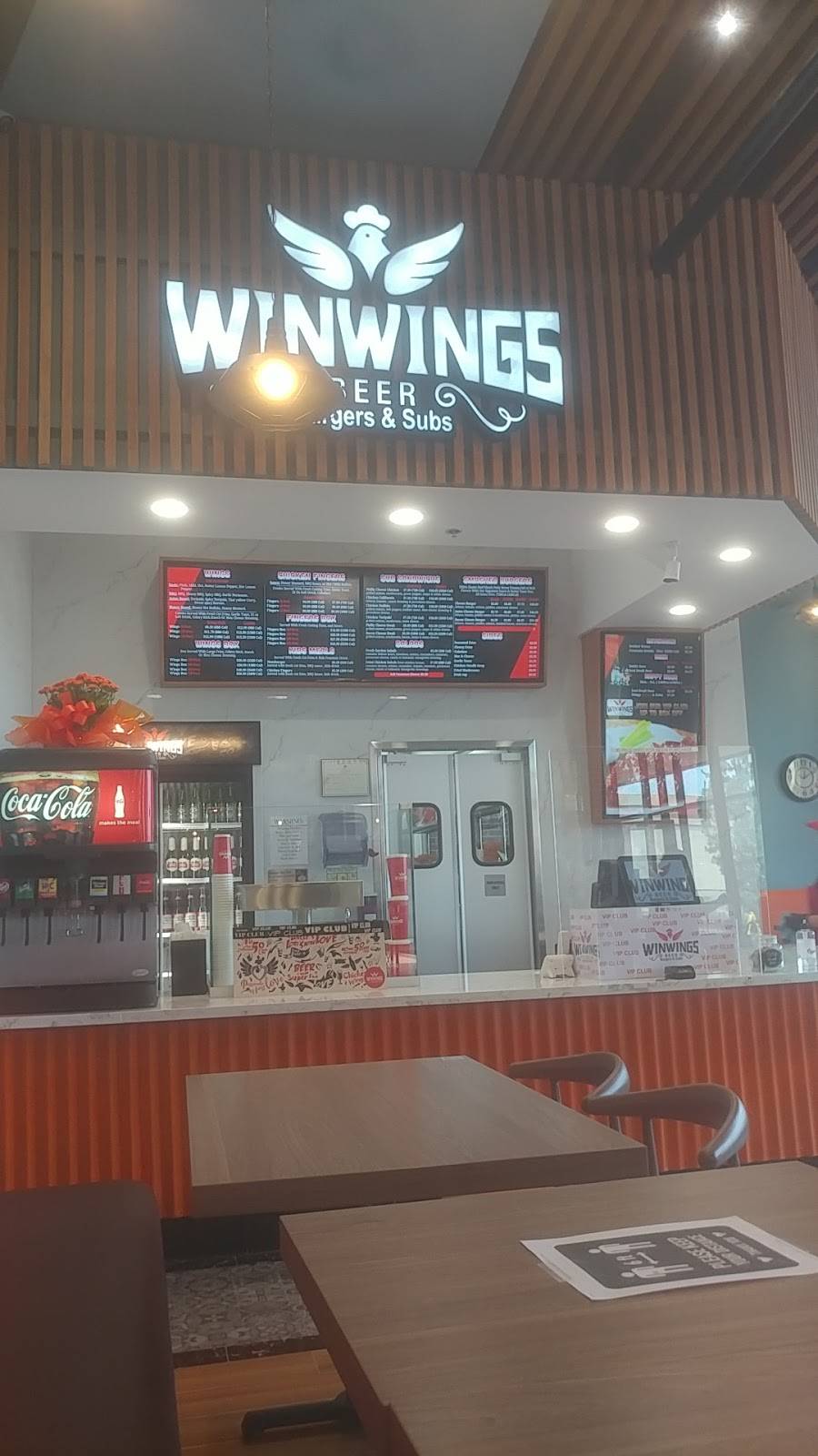 Win wings | restaurant | 2098 N Montclair Plaza Ln, Montclair, CA 91763, USA | 9097417115 OR +1 909-741-7115