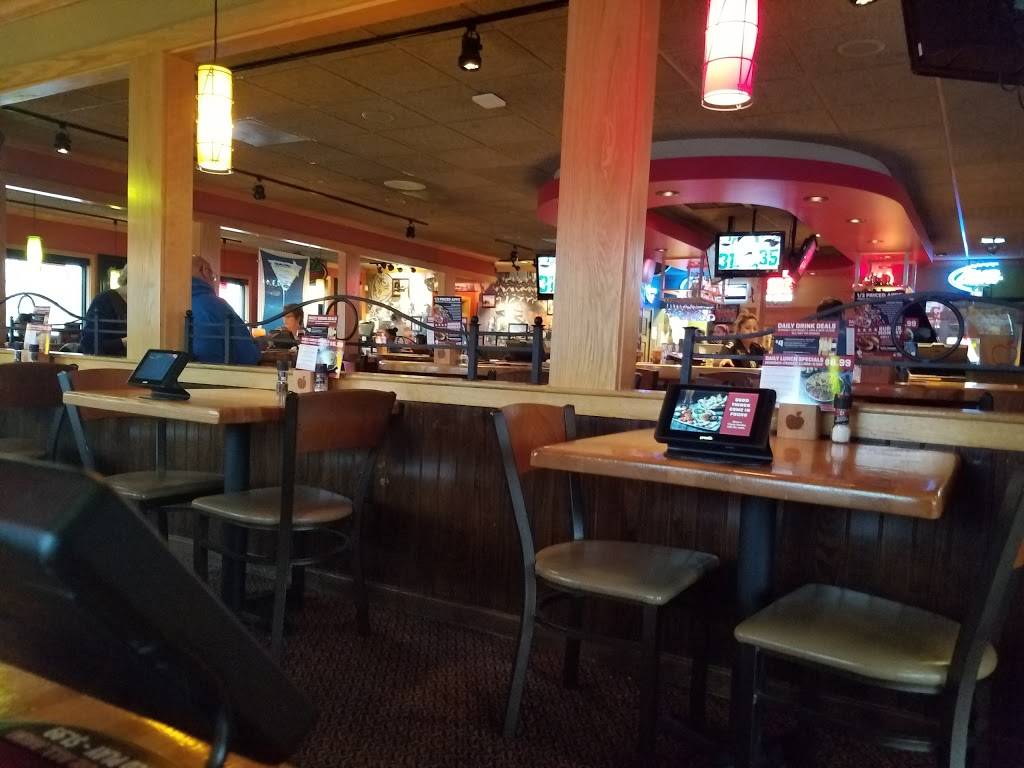 Applebees Grill + Bar | restaurant | 1272 E Yosemite Ave, Manteca, CA 95336, USA | 2098244499 OR +1 209-824-4499