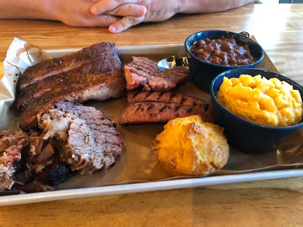 Colts Pig Stand | restaurant | 1340 Saxon Blvd, Orange City, FL 32763, USA | 3862184003 OR +1 386-218-4003