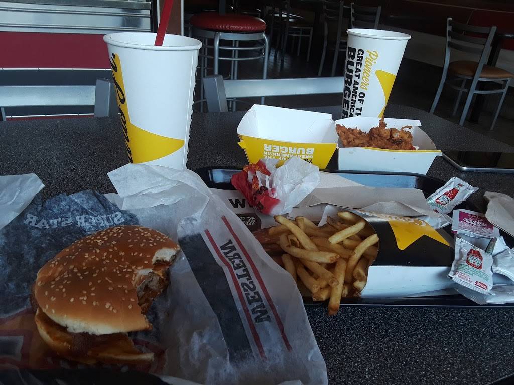 Carls Jr. / Green Burrito | restaurant | 1000 Farmers Ln, Santa Rosa, CA 95405, USA | 7075712001 OR +1 707-571-2001