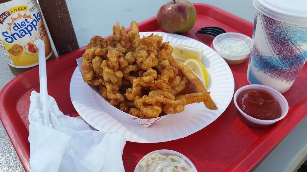 Ubertis Fish Market | restaurant | 88 Ferry Blvd, Stratford, CT 06615, USA | 2033771429 OR +1 203-377-1429