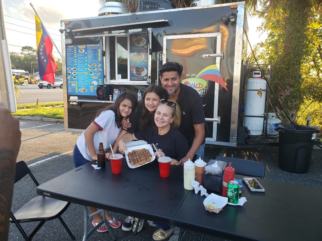 Paque Ronald | restaurant | 6 Blanding Blvd, Orange Park, FL 32073, USA | 9049305050 OR +1 904-930-5050