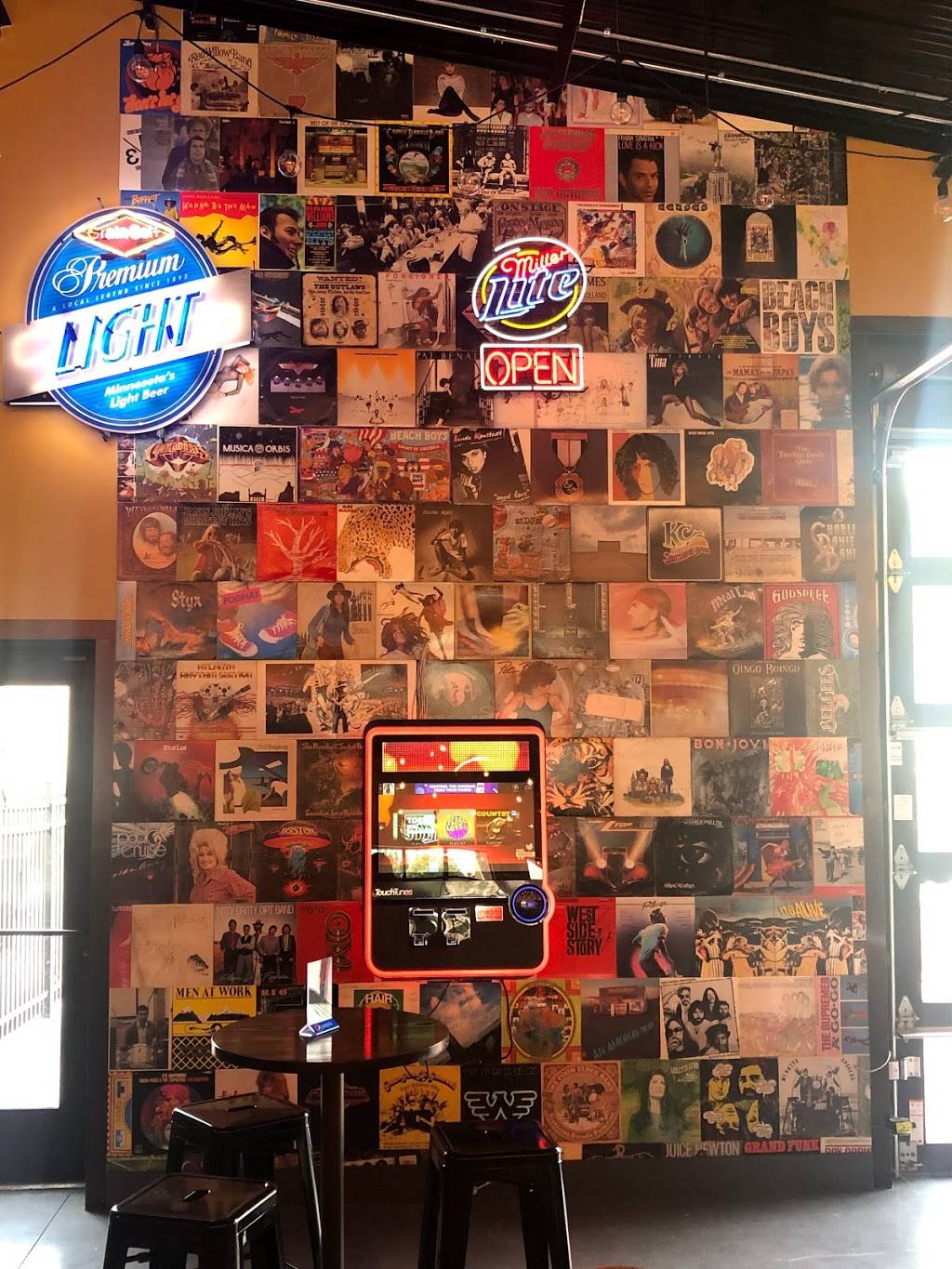 Crow Bar | restaurant | 308 Main St, Courtland, MN 56021, USA | 5073594227 OR +1 507-359-4227