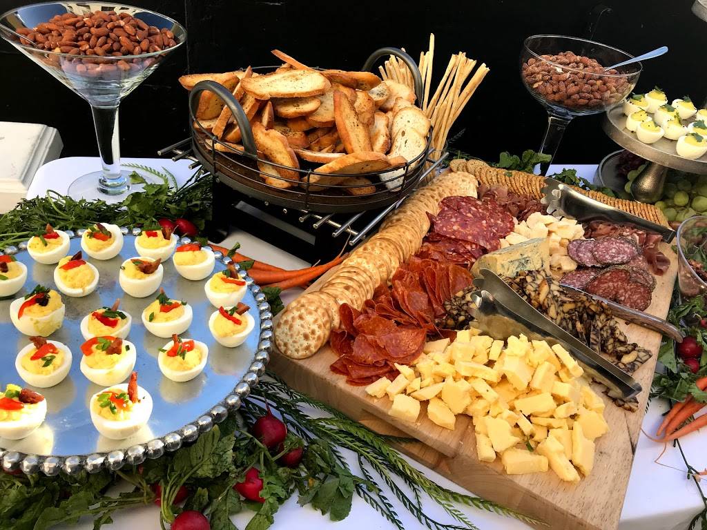 The Table Restaurant | restaurant | 100 E New York Ave, DeLand, FL 32724, USA | 3868737929 OR +1 386-873-7929