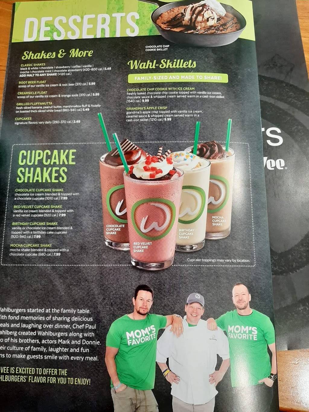 Wahlburgers @ Hy-Vee | restaurant | 5050 Edgewood Rd NE, Cedar Rapids, IA 52411, USA | 3193782945 OR +1 319-378-2945