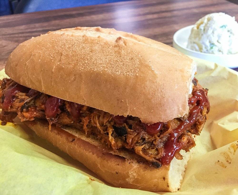 Memes Texas BBQ Smokehouse | restaurant | 5372 Whittier Blvd, East Los Angeles, CA 90022, USA | 3237216224 OR +1 323-721-6224