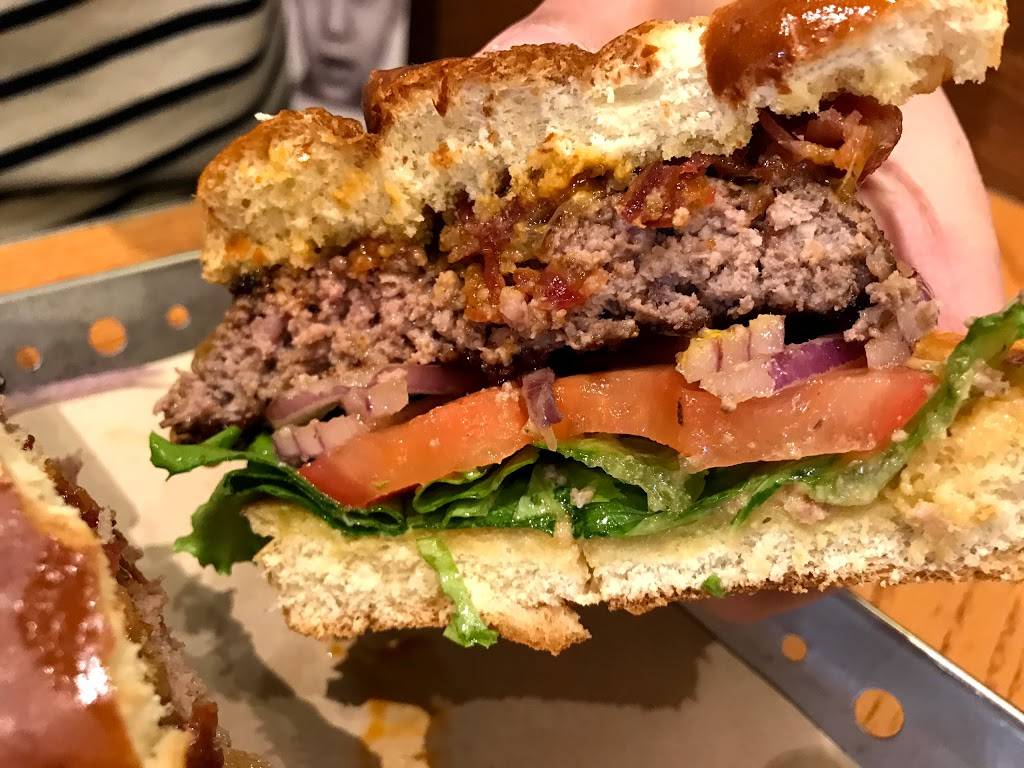 Chilis Grill & Bar | meal takeaway | 1600 W Imperial Hwy, La Habra, CA 90631, USA | 5626907491 OR +1 562-690-7491