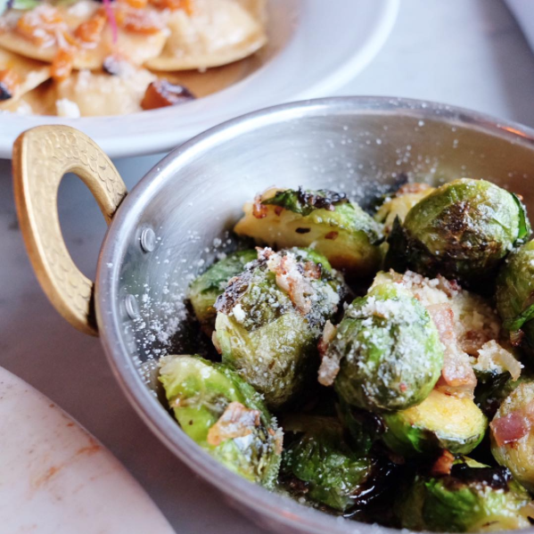 Annette Food Market | meal takeaway | 240 Annette St, Toronto, ON M6P 1R1, Canada | 4165194103 OR +1 416-519-4103