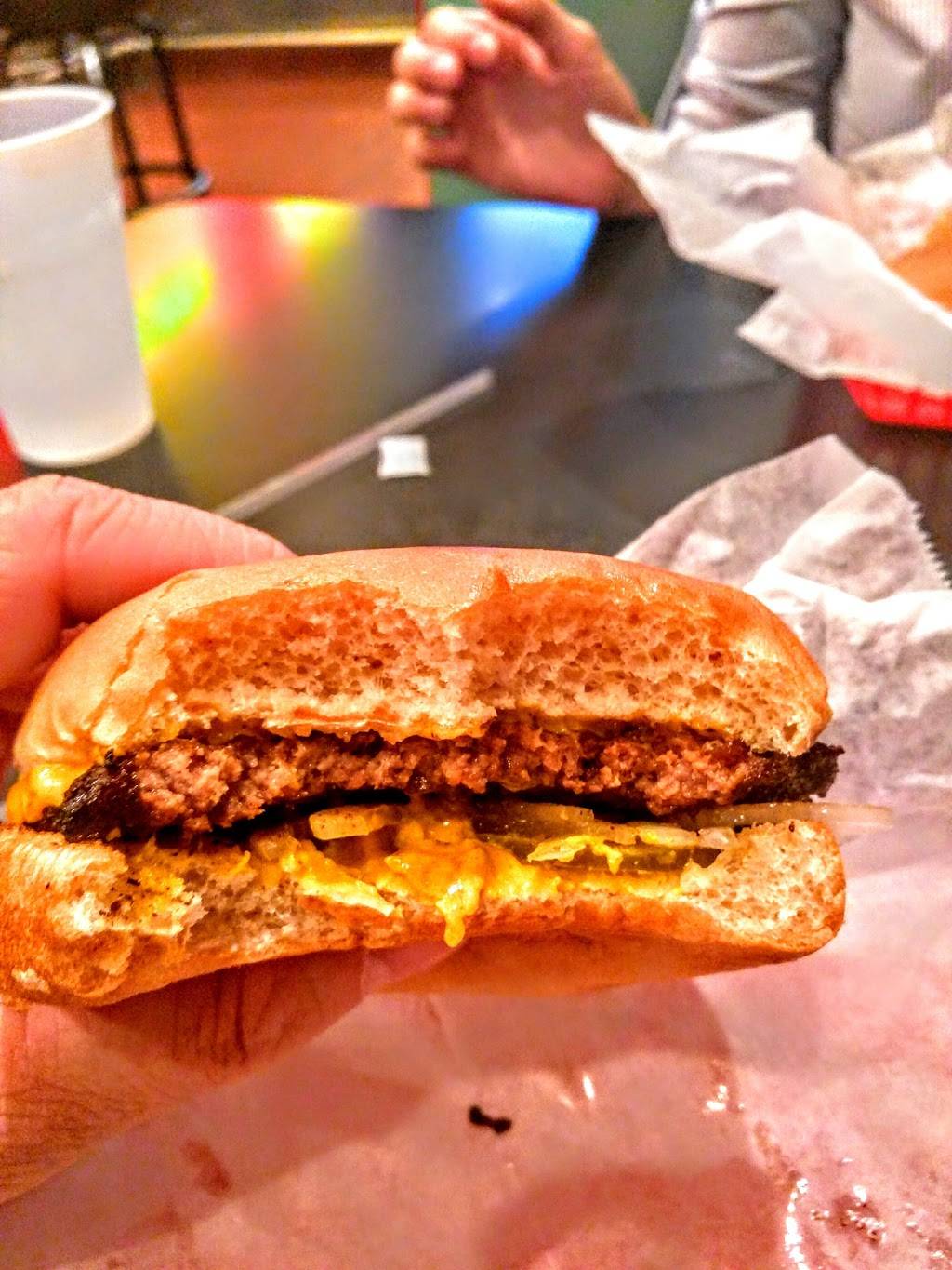 Dyers Burgers | restaurant | 205 Beale St, Memphis, TN 38103, USA | 9015273937 OR +1 901-527-3937