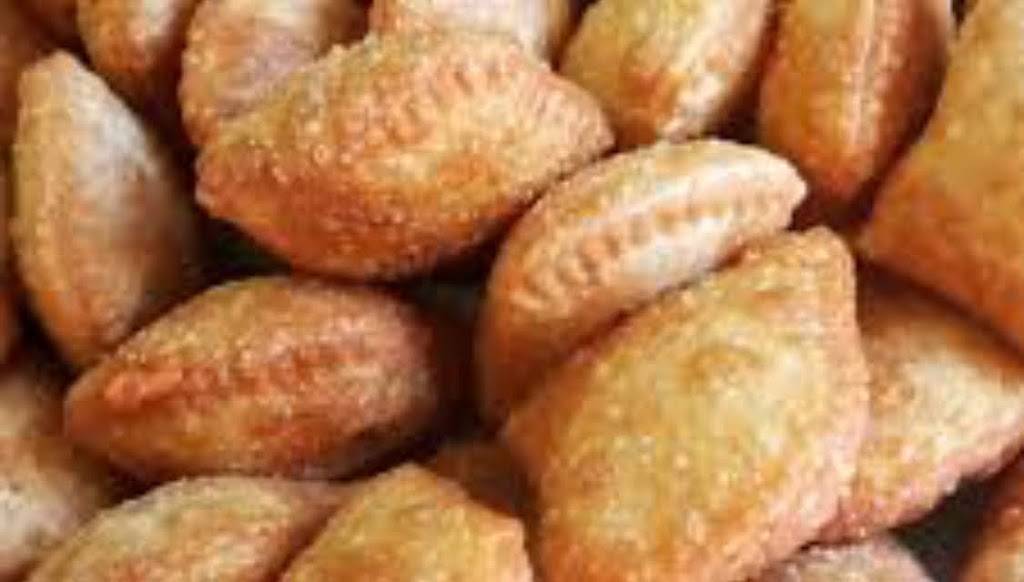 The Famous Napoli Pizza | restaurant | 944 E Passyunk Ave, Philadelphia, PA 19147, USA | 2153363833 OR +1 215-336-3833