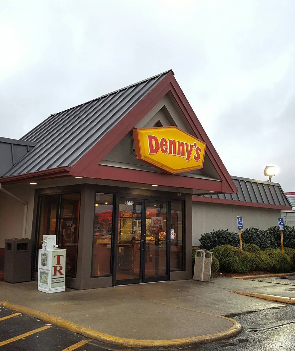 Dennys | restaurant | 1256 W High Ave, New Philadelphia, OH 44663, USA | 3304406574 OR +1 330-440-6574