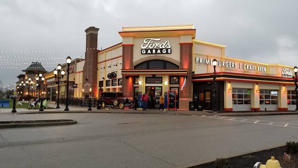 Fords Garage | restaurant | 13193 Levinson Ln #100, Noblesville, IN 46060, USA | 3178783673 OR +1 317-878-3673