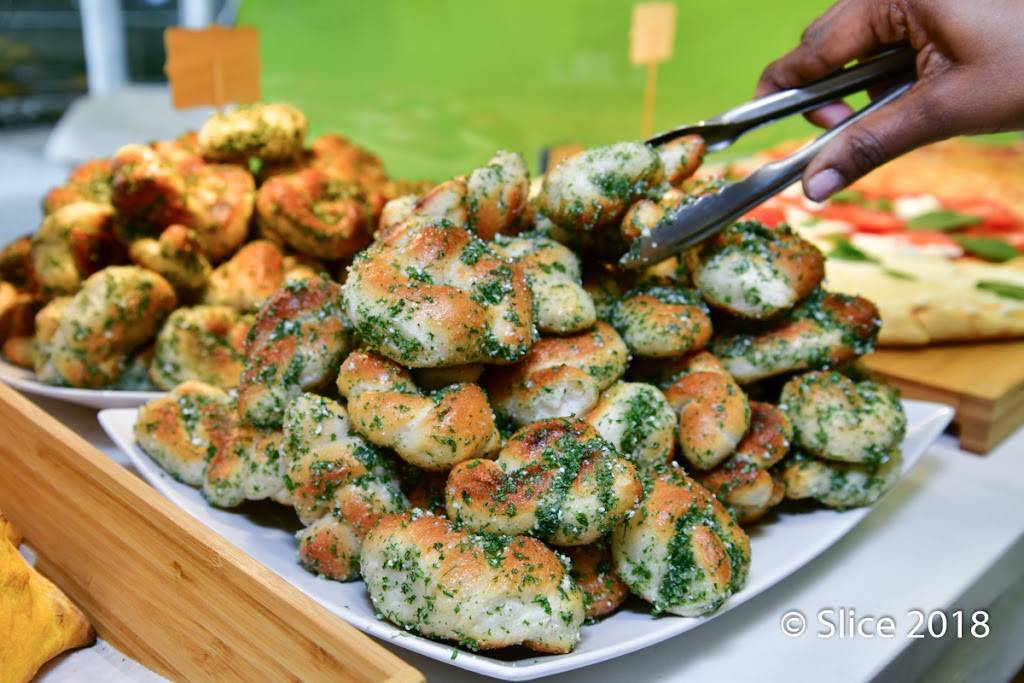 Gotta Getta Pizza | restaurant | 1735 Townsend Ave Store A, Bronx, NY 10453, USA | 3477322200 OR +1 347-732-2200