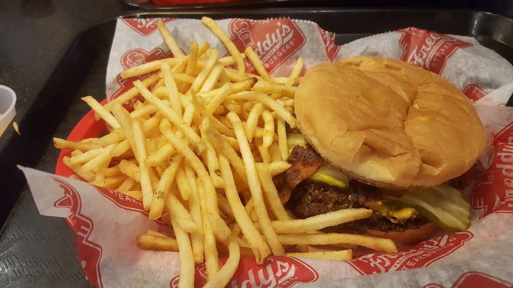 Freddys Frozen Custard & Steakburgers | restaurant | 2660 W Belleview Ave, Littleton, CO 80123, USA | 3037302999 OR +1 303-730-2999