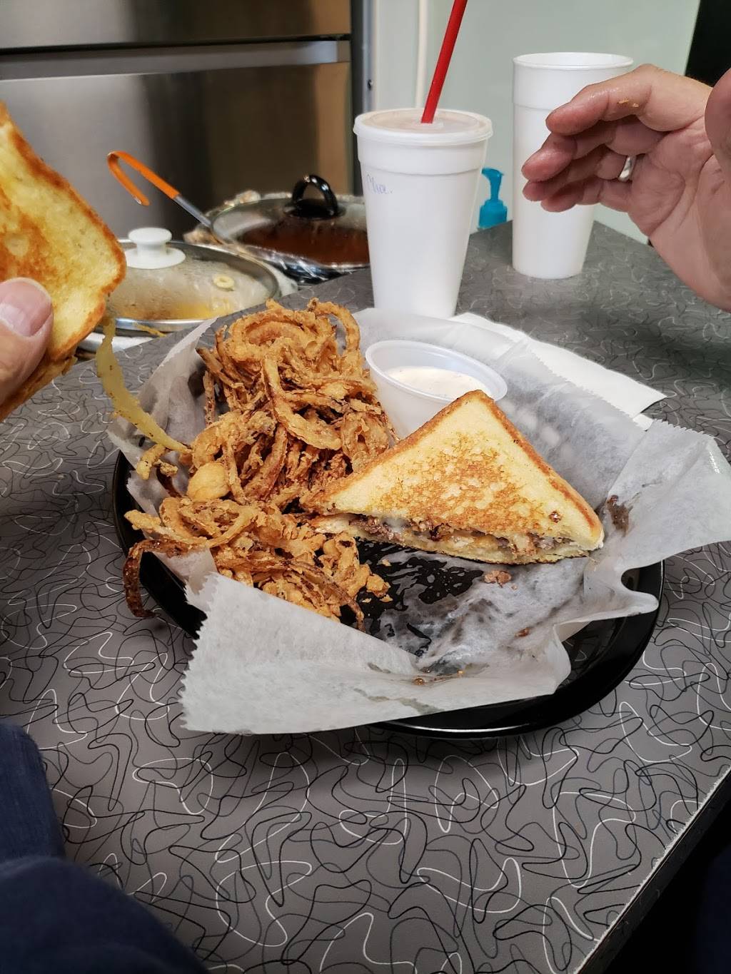 That Place LLC | restaurant | 315 W Water St, Greenfield, MO 65661, USA | 4176370033 OR +1 417-637-0033