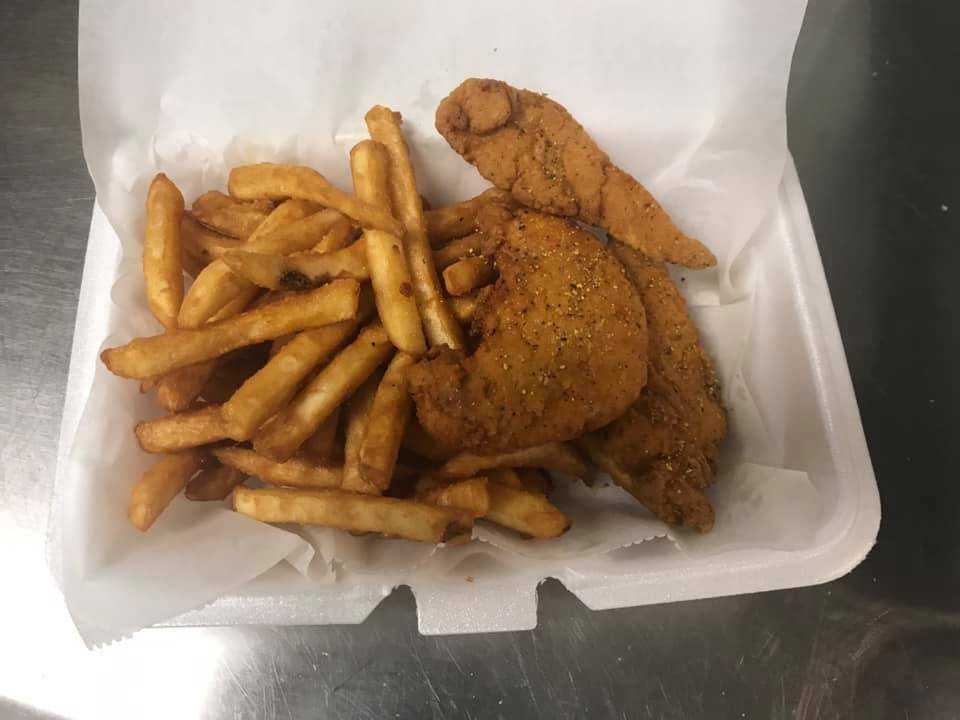 Saharas Chicken & Grill | restaurant | 1423 Northport Dr, Madison, WI 53704, USA | 6086404393 OR +1 608-640-4393