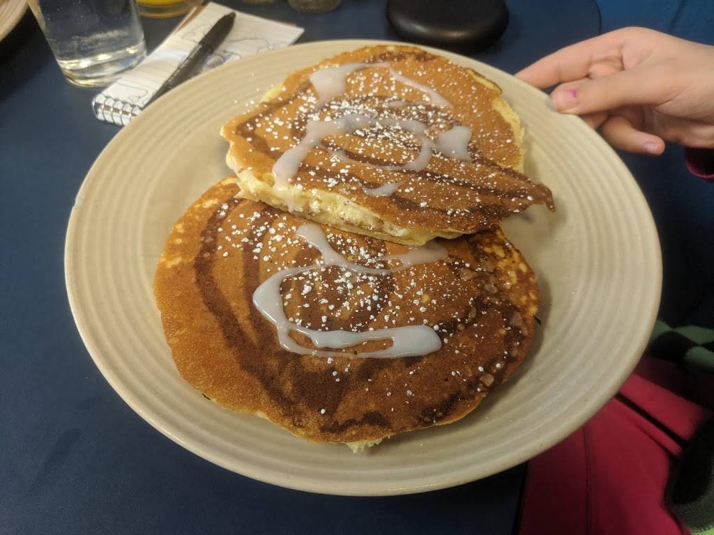 Louis Restaurant | meal takeaway | 4728 Wyandotte St E, Windsor, ON N8Y 1H7, Canada | 5199456315 OR +1 519-945-6315