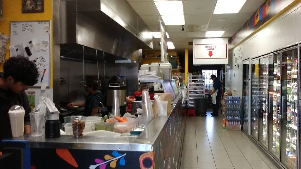 Deli-Café 3 Hermanos | restaurant | 545 E Alisal St suite e, Salinas, CA 93905, USA | 8316763381 OR +1 831-676-3381