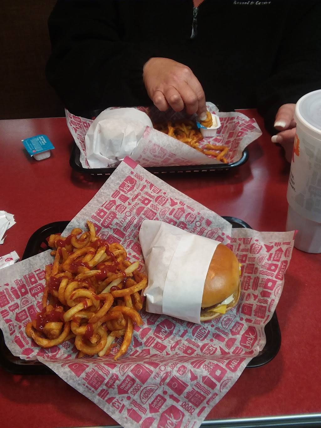 Jack in the Box | restaurant | 31 E Hanford Armona Rd, Lemoore, CA 93245, USA | 5599240424 OR +1 559-924-0424